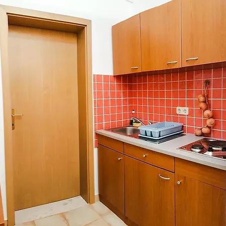 Guesthouse Pomena 4*