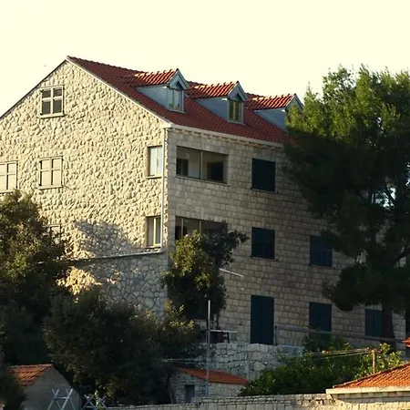 Guesthouse Pomena Guest house 4*