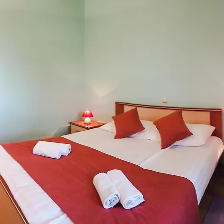 Guesthouse Pomena Guest house 4*